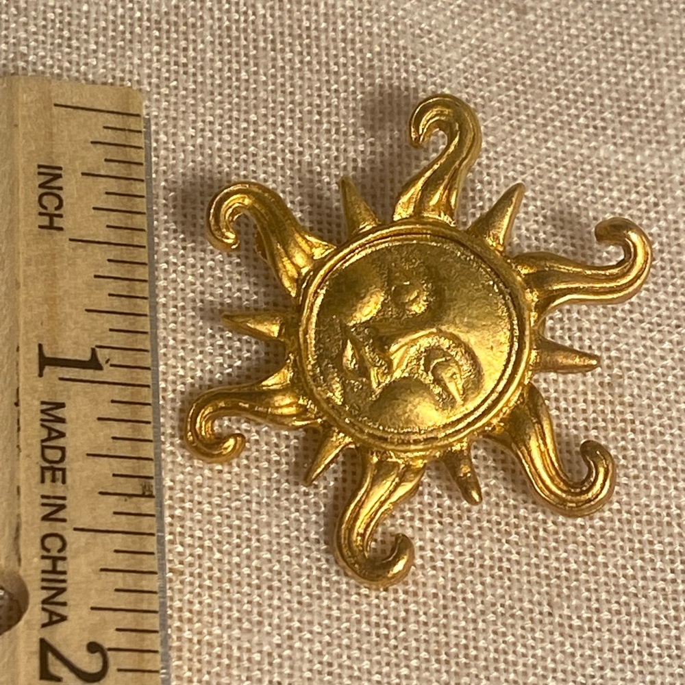 Vintage gold sun brooch smiling sun pin gold matte 80s 90s jewelry boho - Picture 3 of 11